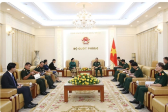 Defence Minister receives ambassadors of Laos, Japan 